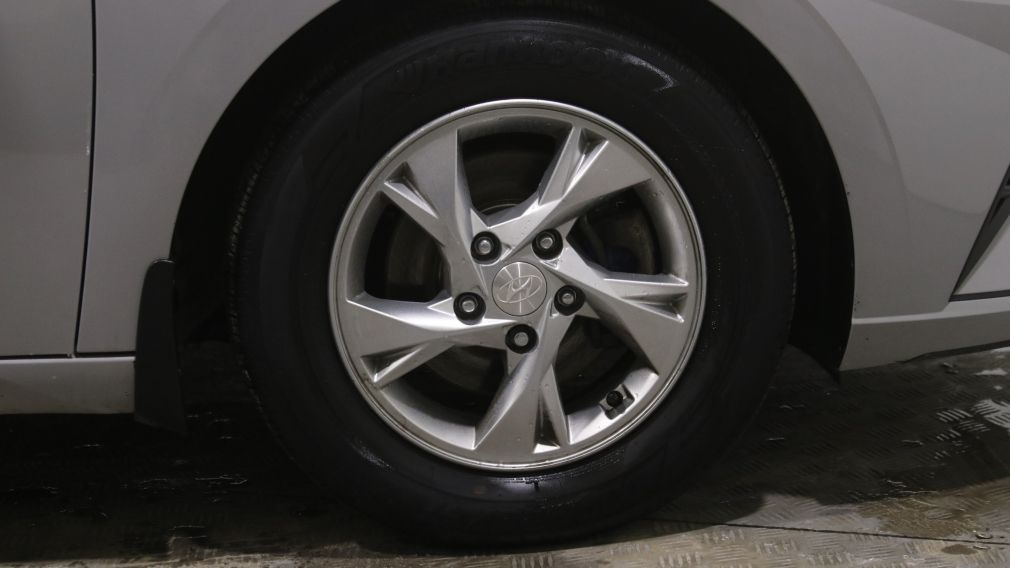 Hyundai Elantra Essential 2022 d&rsquo;occasion à vendre - 24