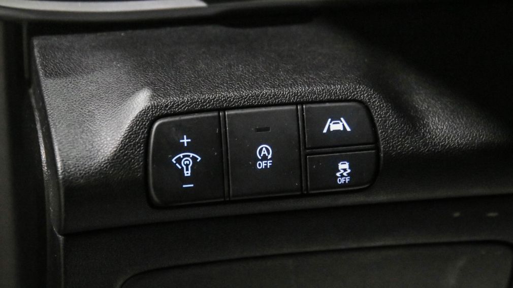 Hyundai Elantra Essential 2022 d&rsquo;occasion à vendre - 11