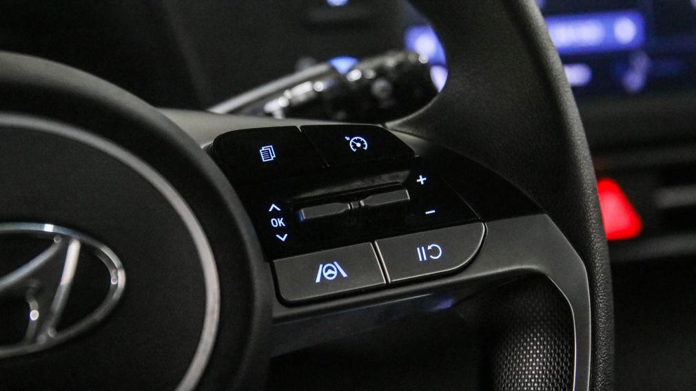 Hyundai Elantra Essential 2022 d&rsquo;occasion à vendre - 14
