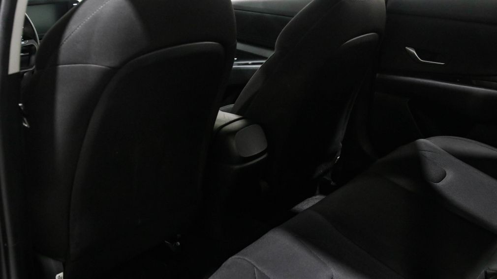 Hyundai Elantra Essential 2022 d&rsquo;occasion à vendre - 19