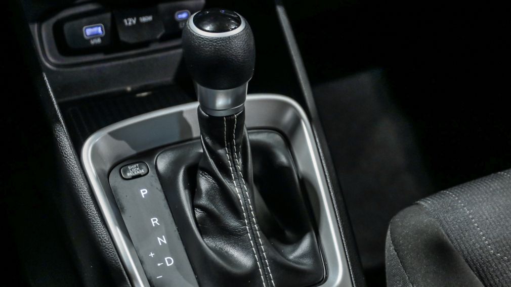 Hyundai Venue Essential 2023 d&rsquo;occasion à vendre - 16