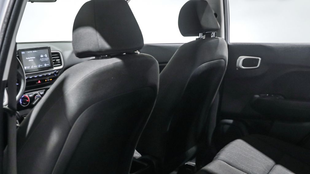 Hyundai Venue Essential 2023 d&rsquo;occasion à vendre - 17