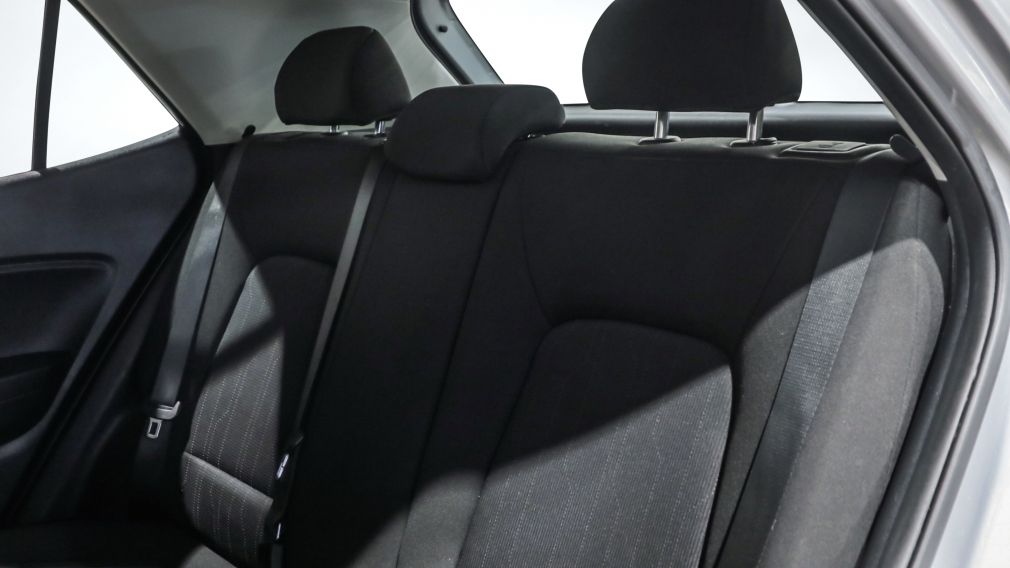 Hyundai Venue Essential 2023 d&rsquo;occasion à vendre - 18