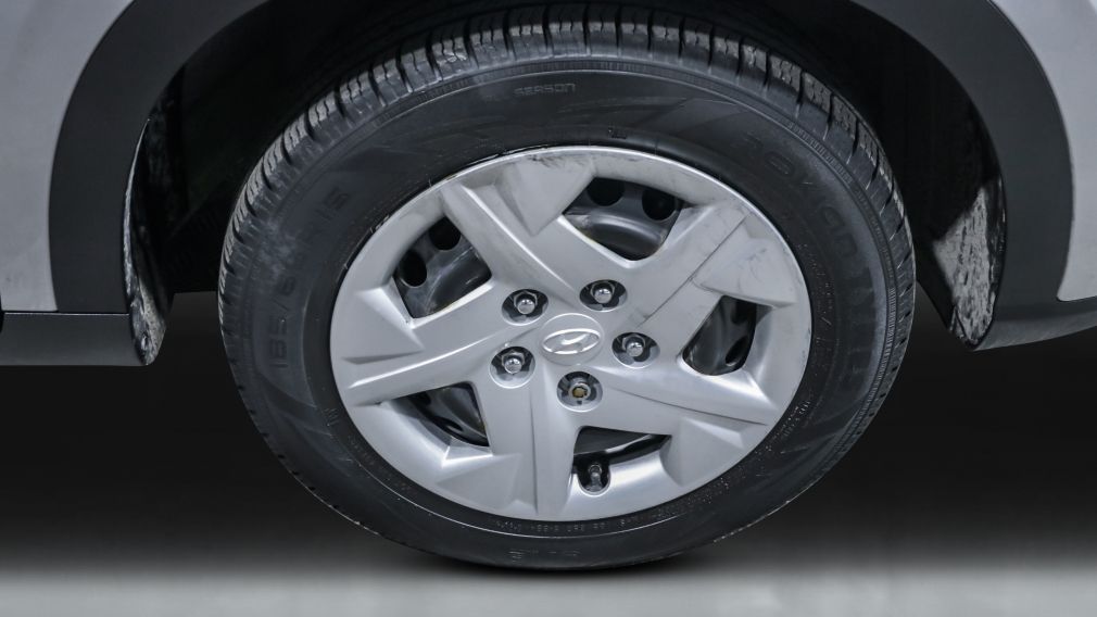 Hyundai Venue Essential 2023 d&rsquo;occasion à vendre - 22