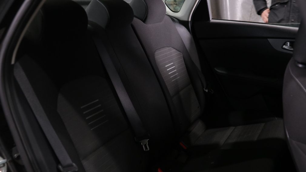 Kia Forte LX 2021 d&rsquo;occasion à vendre - 19