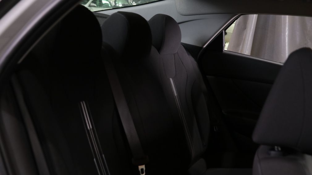 Hyundai Elantra Preferred 2021 d&rsquo;occasion à vendre - 21