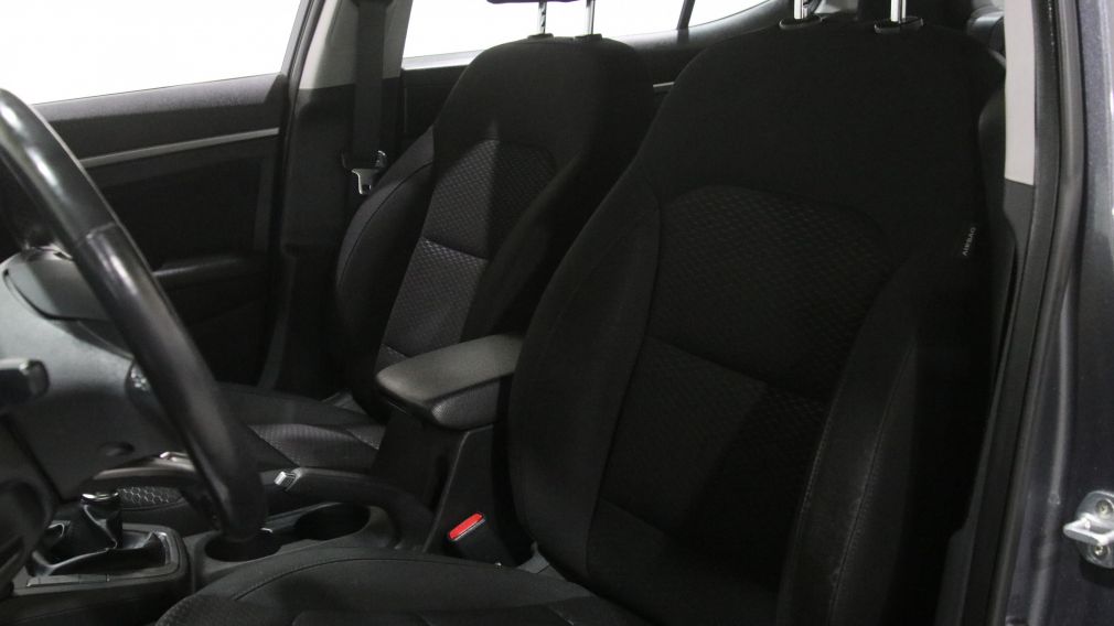 Hyundai Elantra Preferred 2019 d&rsquo;occasion à vendre - 10