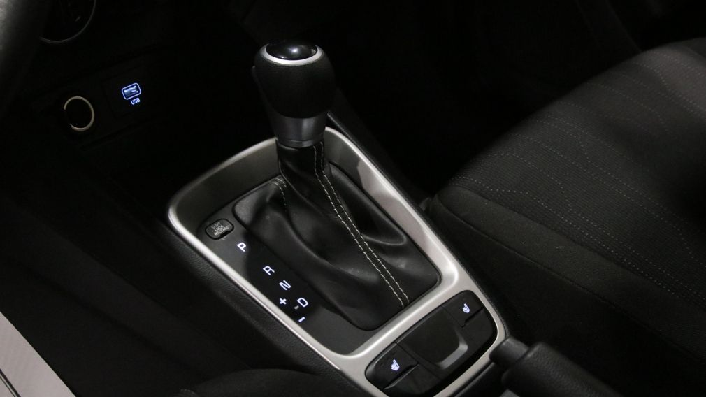 Hyundai Venue Essential 2021 d&rsquo;occasion à vendre - 19