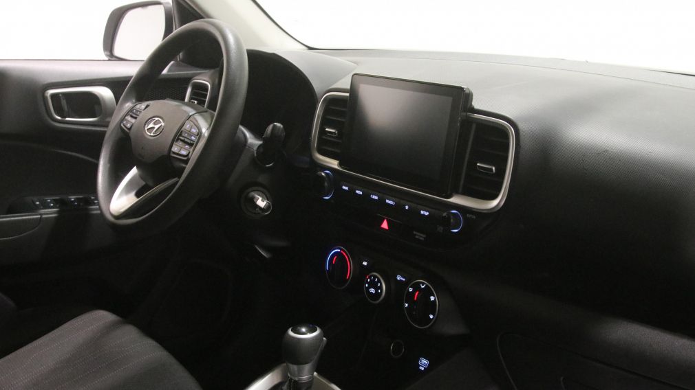 Hyundai Venue Essential 2021 d&rsquo;occasion à vendre - 25