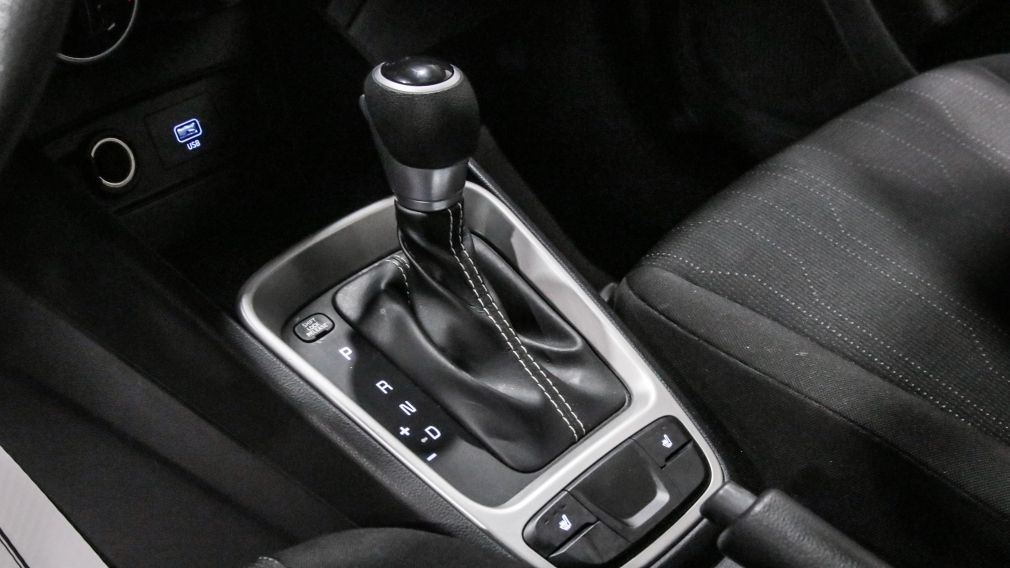 Hyundai Venue Essential 2021 d&rsquo;occasion à vendre - 19