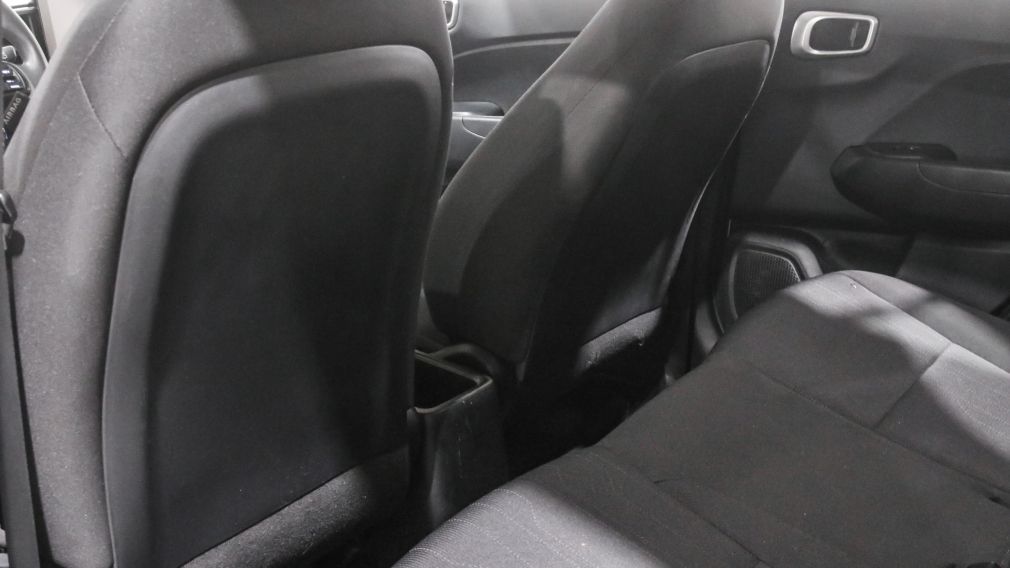 Hyundai Venue Essential 2021 d&rsquo;occasion à vendre - 21