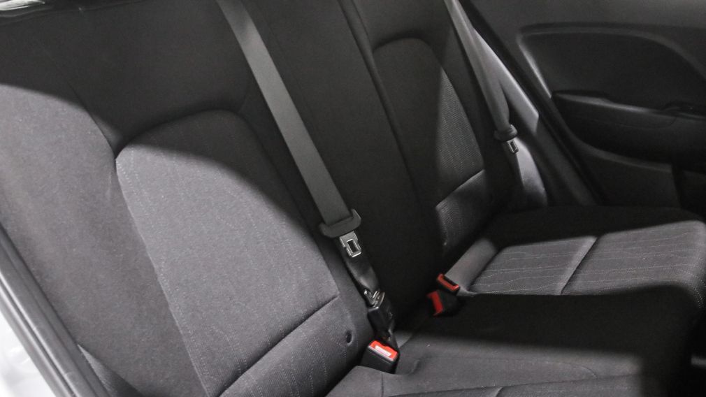 Hyundai Venue Essential 2021 d&rsquo;occasion à vendre - 23