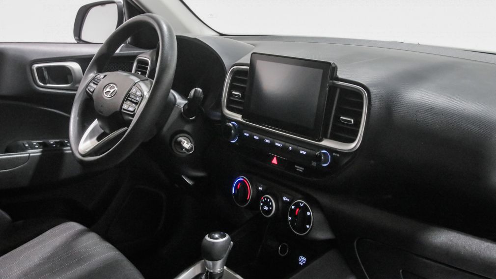 Hyundai Venue Essential 2021 d&rsquo;occasion à vendre - 25
