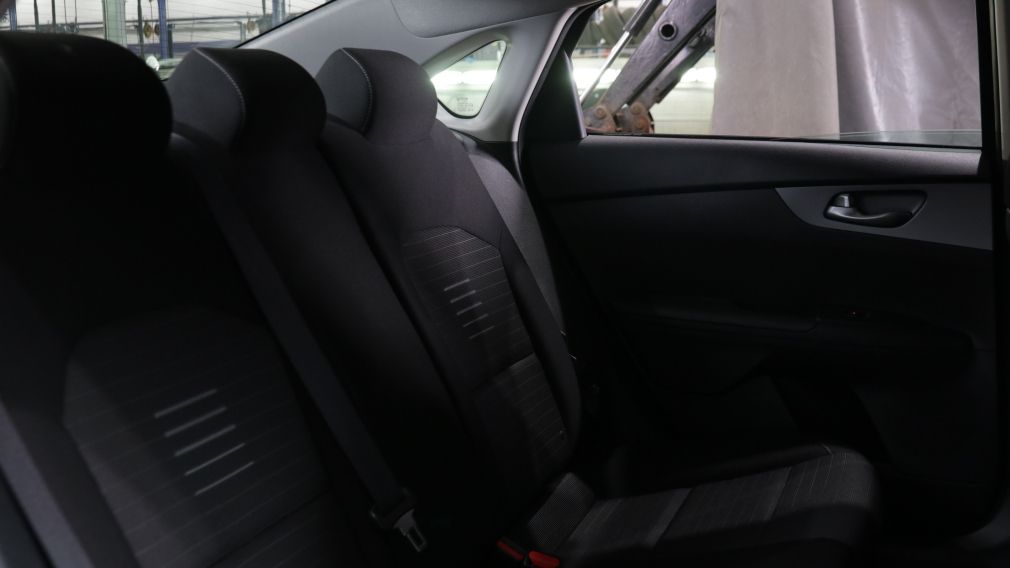 Kia Forte LX 2021 d&rsquo;occasion à vendre - 19