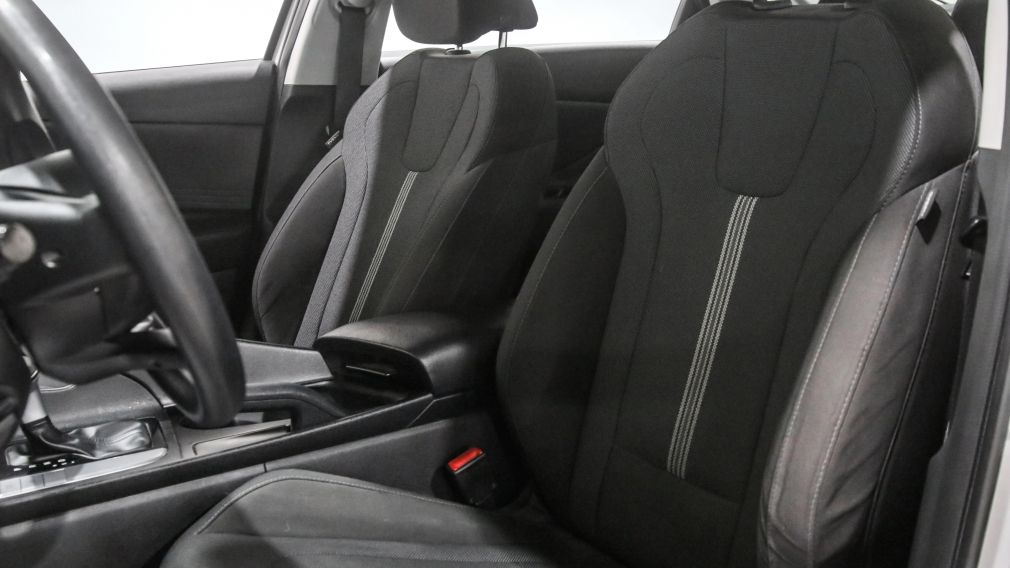 Hyundai Elantra Essential 2021 d&rsquo;occasion à vendre - 10