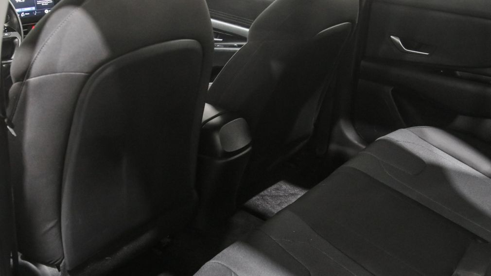 Hyundai Elantra Essential 2021 d&rsquo;occasion à vendre - 21