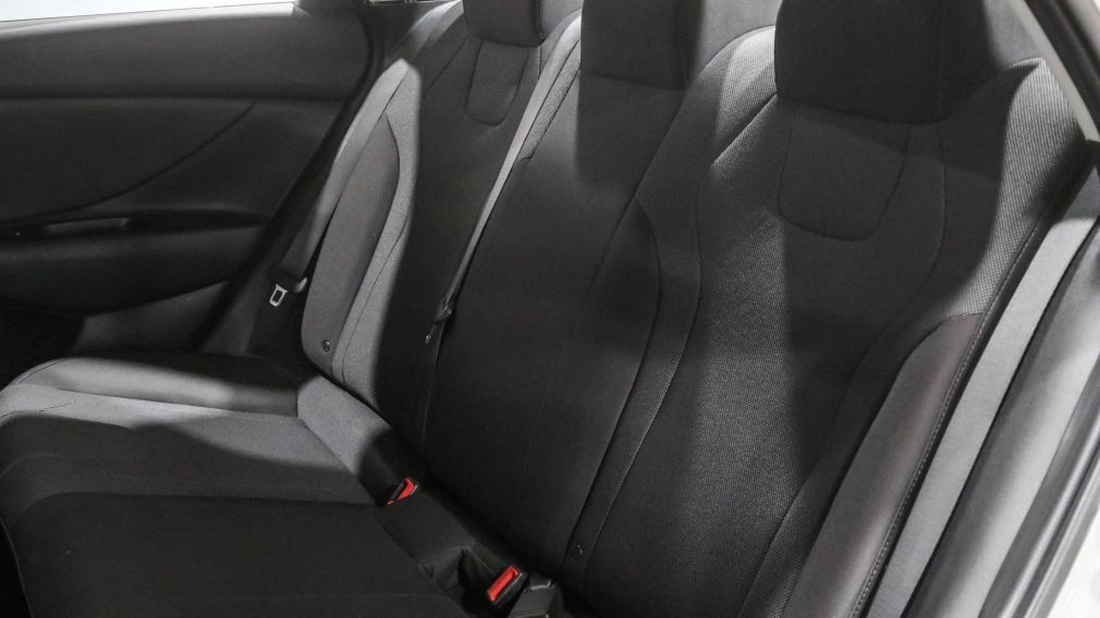 Hyundai Elantra Essential 2021 d&rsquo;occasion à vendre - 22