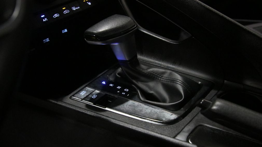 Hyundai Elantra Essential 2021 d&rsquo;occasion à vendre - 18