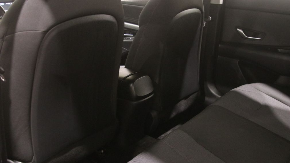 Hyundai Elantra Essential 2021 d&rsquo;occasion à vendre - 19