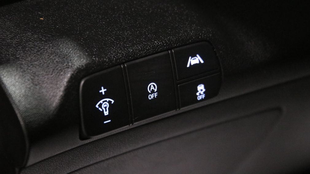 Hyundai Elantra Essential 2021 d&rsquo;occasion à vendre - 12