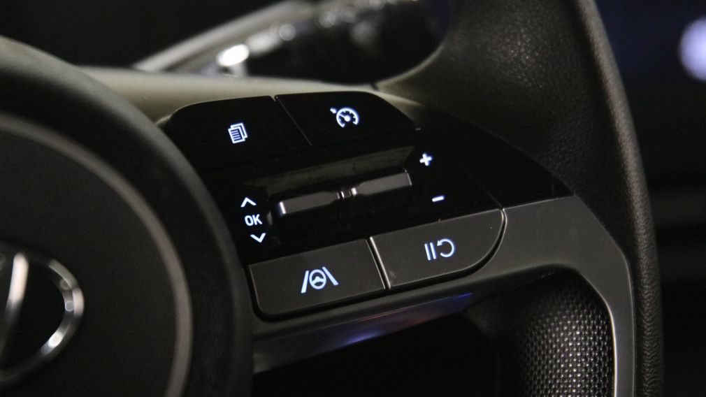 Hyundai Elantra Essential 2021 d&rsquo;occasion à vendre - 14