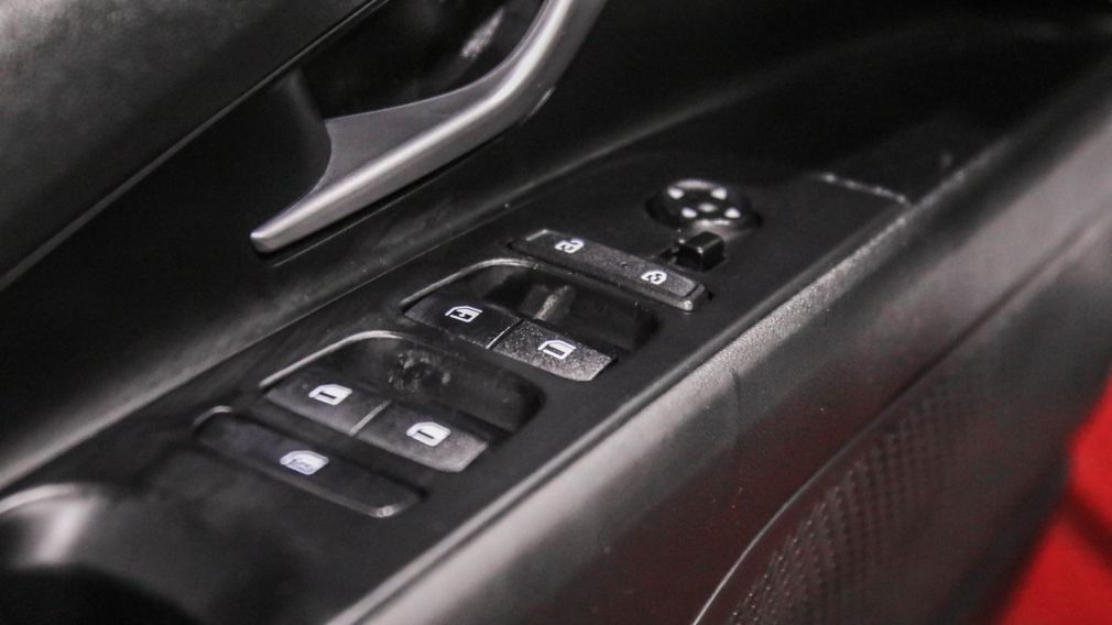 Hyundai Elantra Essential 2021 d&rsquo;occasion à vendre - 11