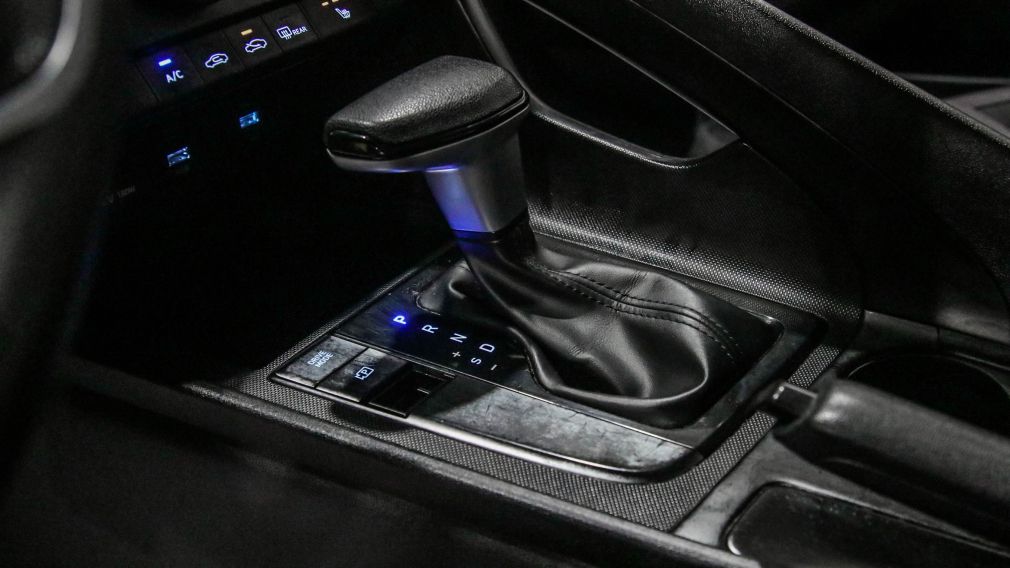 Hyundai Elantra Essential 2021 d&rsquo;occasion à vendre - 18