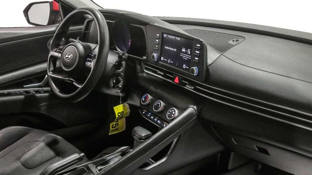 Hyundai Elantra Essential 2021 d&rsquo;occasion à vendre - 23