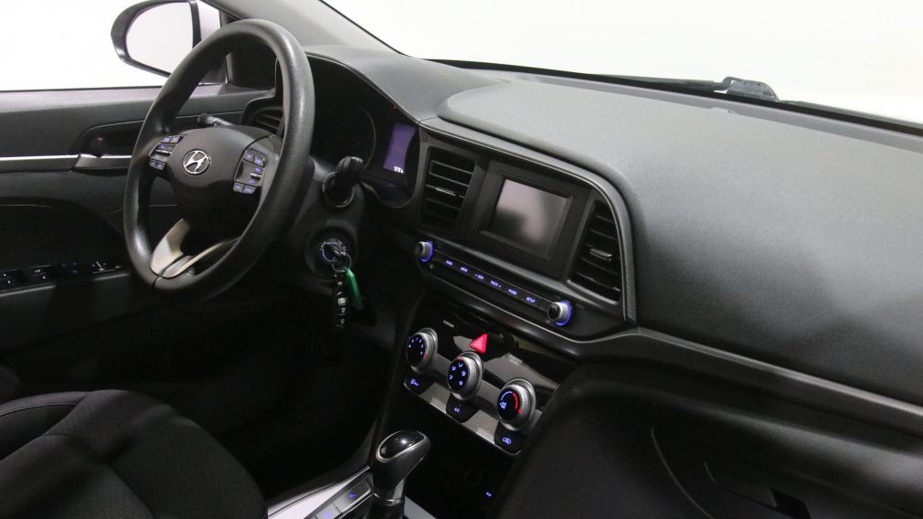 Hyundai Elantra Essential 2019 d&rsquo;occasion à vendre - 22