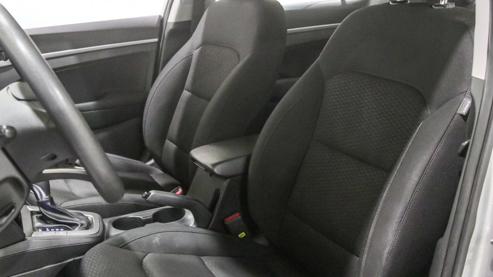 Hyundai Elantra Essential 2019 d&rsquo;occasion à vendre - 10