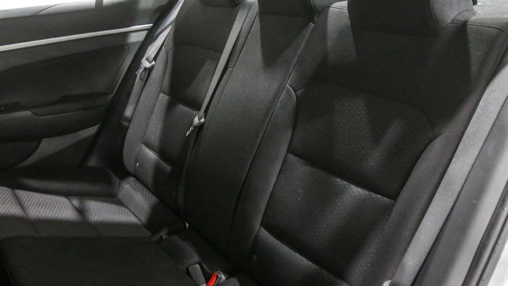 Hyundai Elantra Essential 2019 d&rsquo;occasion à vendre - 19