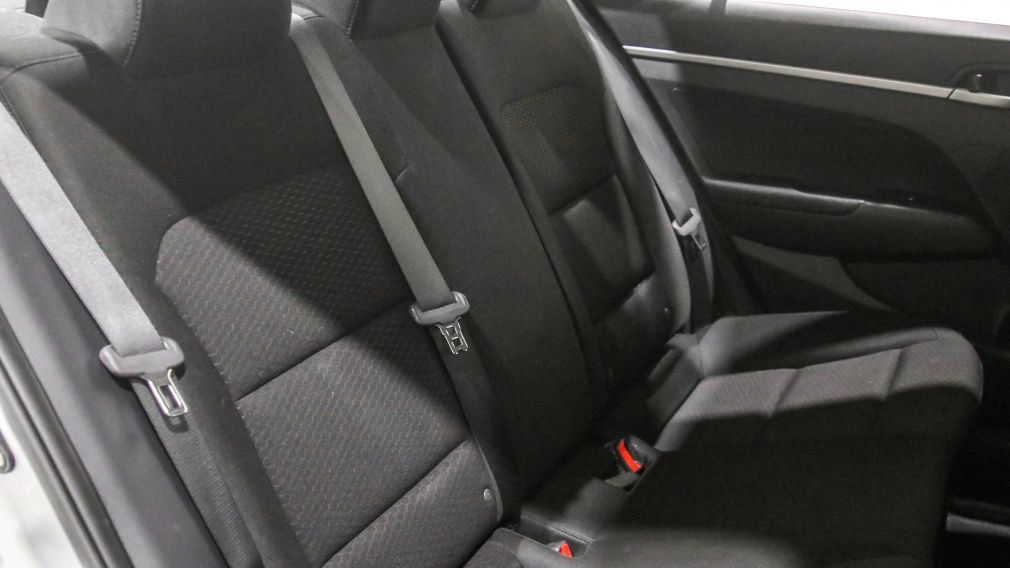 Hyundai Elantra Essential 2019 d&rsquo;occasion à vendre - 20