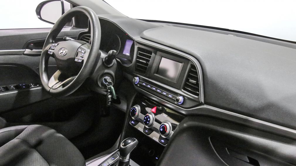 Hyundai Elantra Essential 2019 d&rsquo;occasion à vendre - 22