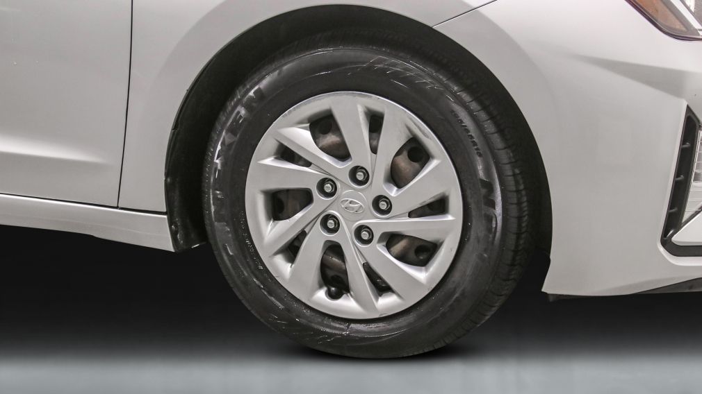 Hyundai Elantra Essential 2019 d&rsquo;occasion à vendre - 23