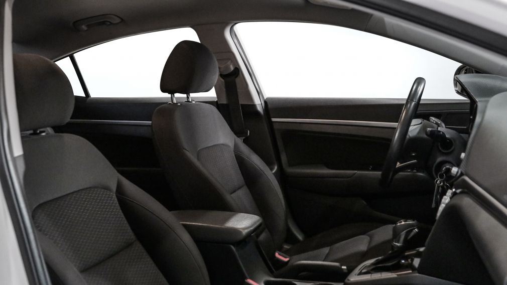 Hyundai Elantra Preferred 2020 d&rsquo;occasion à vendre - 21