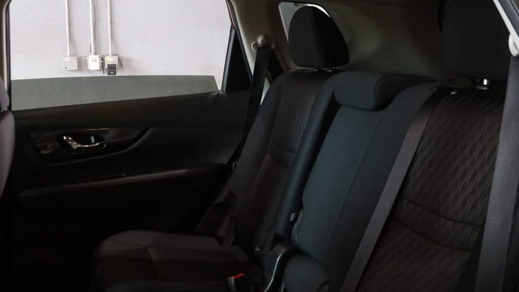 Nissan Rogue SV 2019 d&rsquo;occasion à vendre - 21