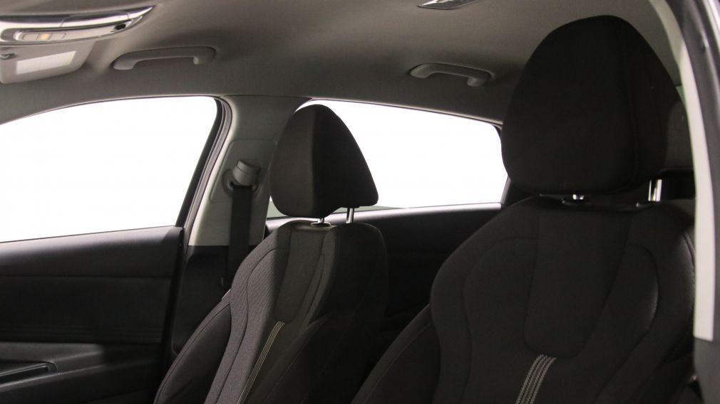 Hyundai Elantra Essential 2024 d&rsquo;occasion à vendre - 10