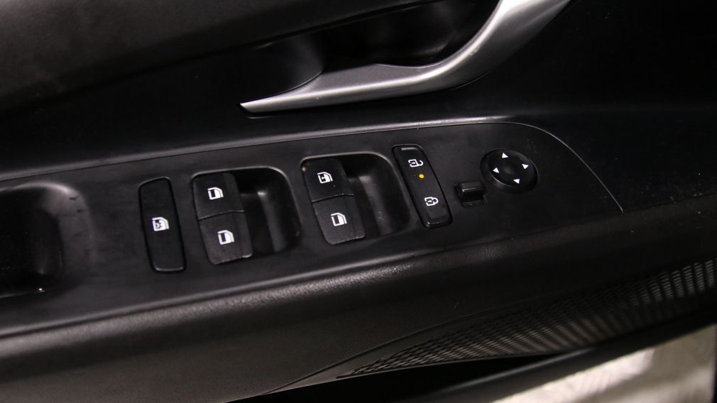 Hyundai Elantra Essential 2024 d&rsquo;occasion à vendre - 11