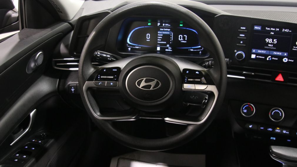 Hyundai Elantra Essential 2024 d&rsquo;occasion à vendre - 13