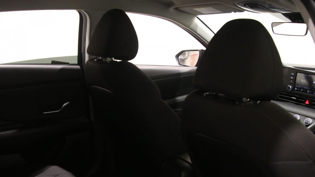 Hyundai Elantra Essential 2024 d&rsquo;occasion à vendre - 20