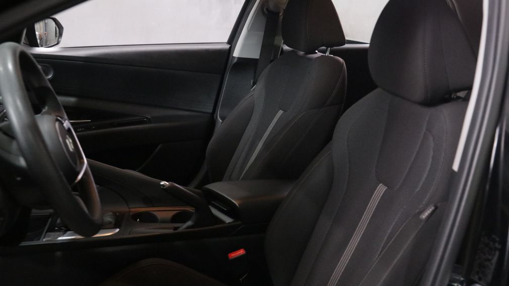 Hyundai Elantra Essential 2025 d&rsquo;occasion à vendre - 8