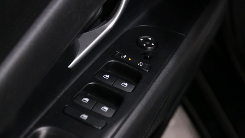 Hyundai Elantra Essential 2025 d&rsquo;occasion à vendre - 9