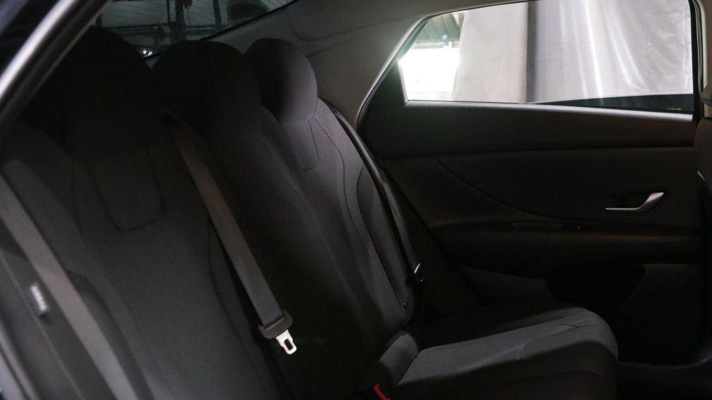 Hyundai Elantra Essential 2025 d&rsquo;occasion à vendre - 19