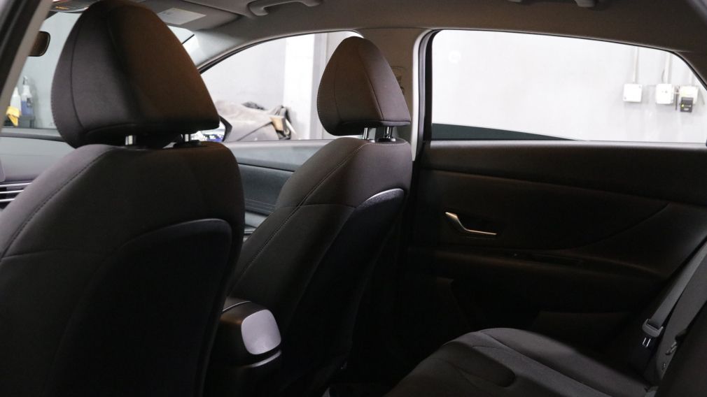 Hyundai Elantra Essential 2025 d&rsquo;occasion à vendre - 18