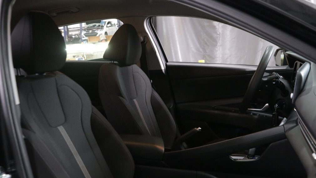 Hyundai Elantra Essential 2025 d&rsquo;occasion à vendre - 21