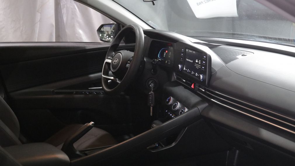 Hyundai Elantra Essential 2025 d&rsquo;occasion à vendre - 20