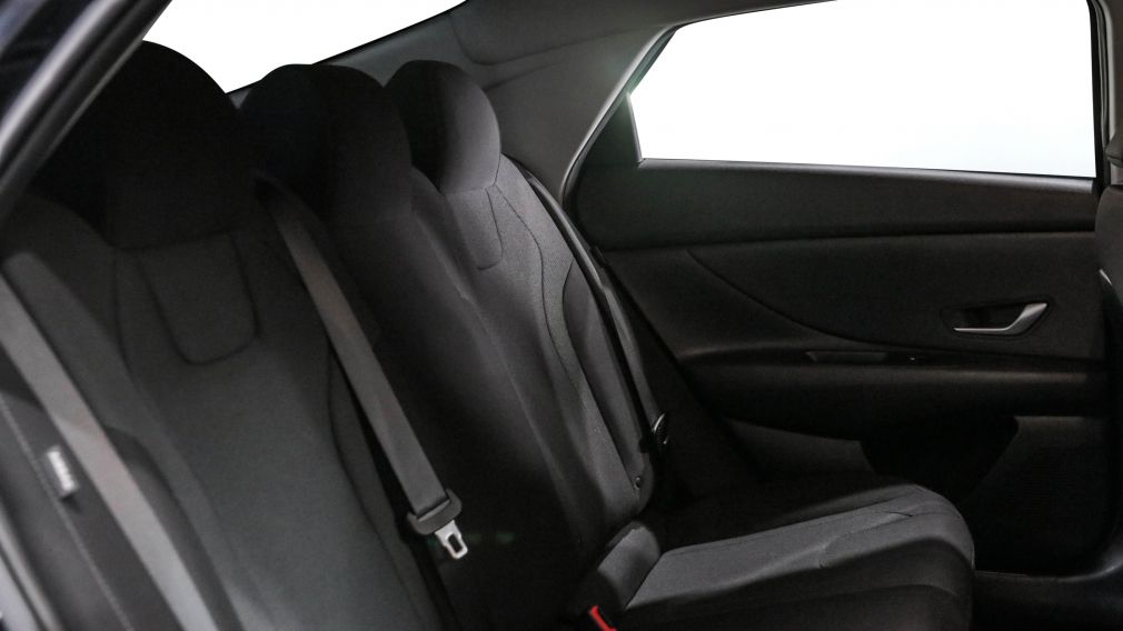 Hyundai Elantra Essential 2025 d&rsquo;occasion à vendre - 19