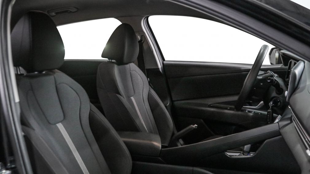 Hyundai Elantra Essential 2025 d&rsquo;occasion à vendre - 21