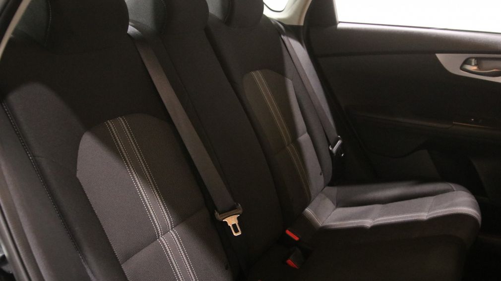 Kia Forte LX 2022 d&rsquo;occasion à vendre - 21