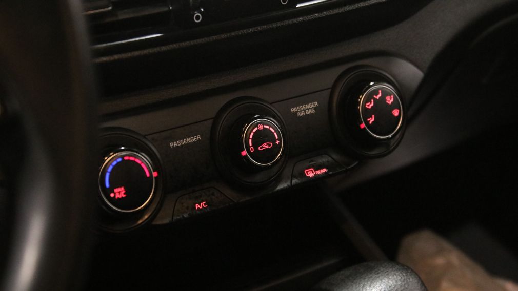 Kia Forte LX 2022 d&rsquo;occasion à vendre - 17